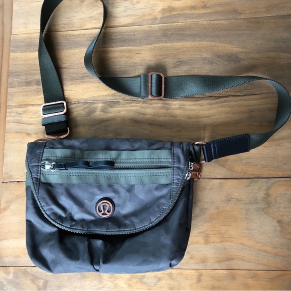 Lululemon Festival Bag *Polyester Savasana Camo - Picture 6 of 9